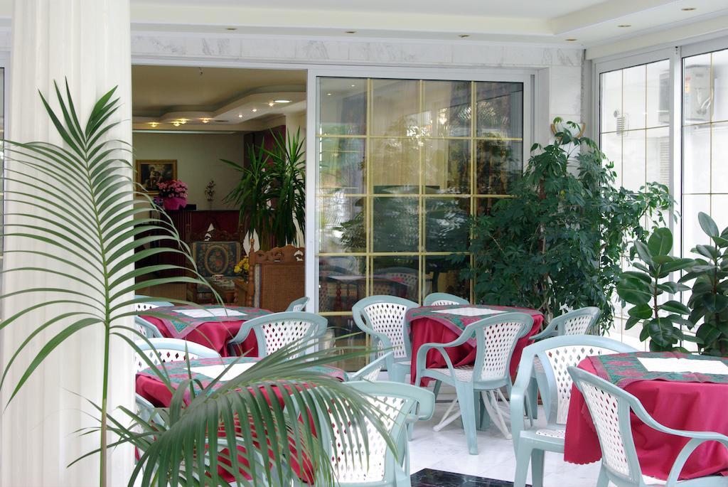 Paralía Hotel Chronis מראה חיצוני תמונה